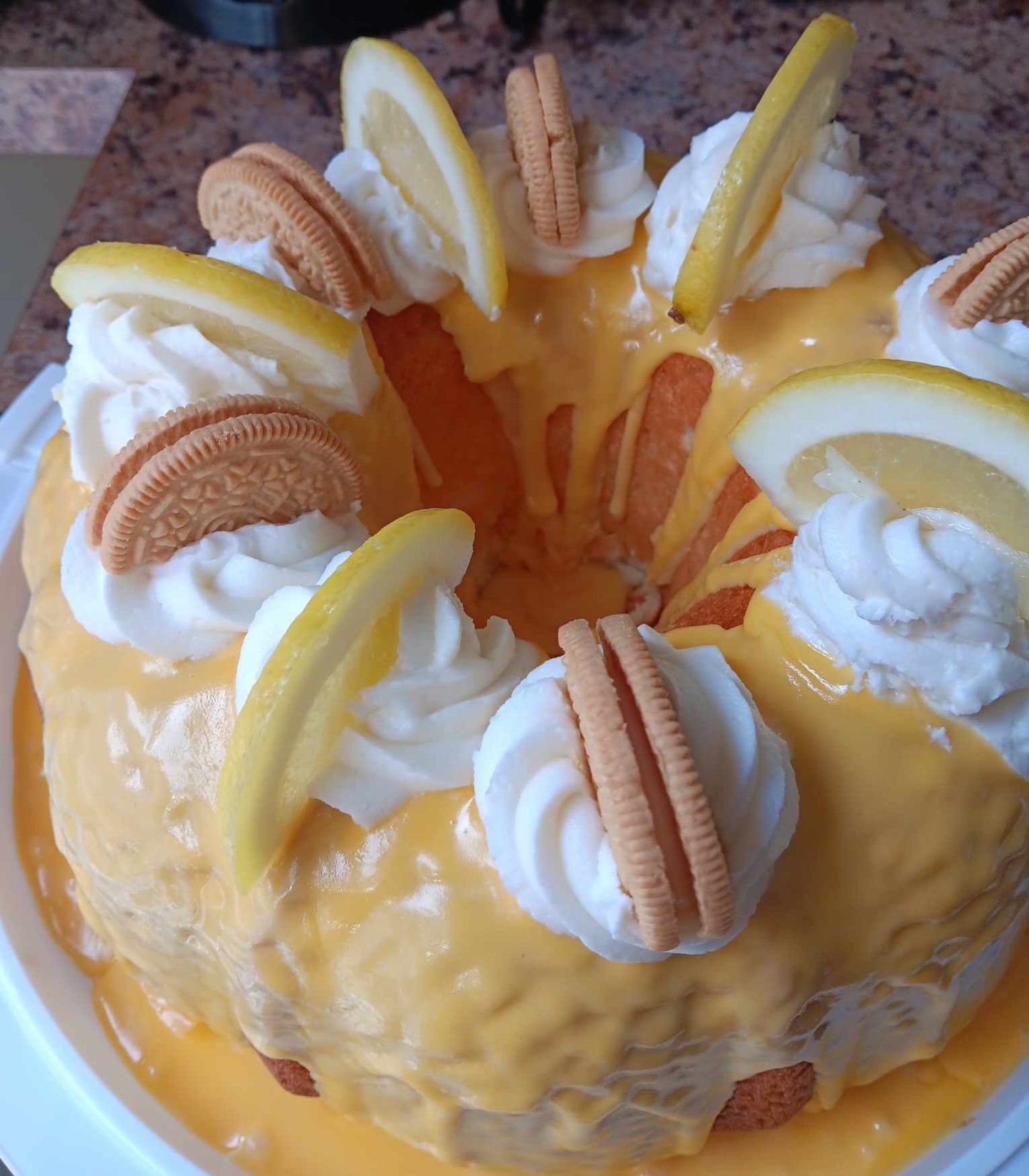 LEMON CRUNCH BUDNT CAKE