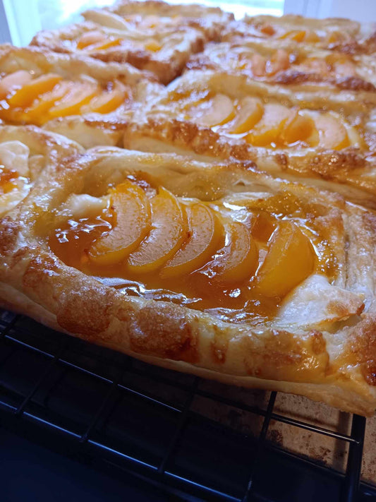 PEACH CREAM DANISH